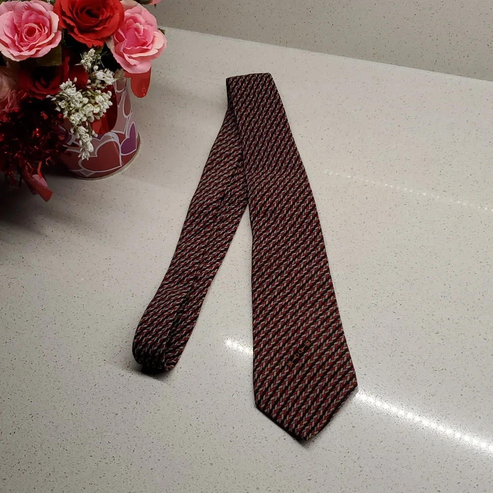 Vintage GUCCI Black and Red Woven Tie